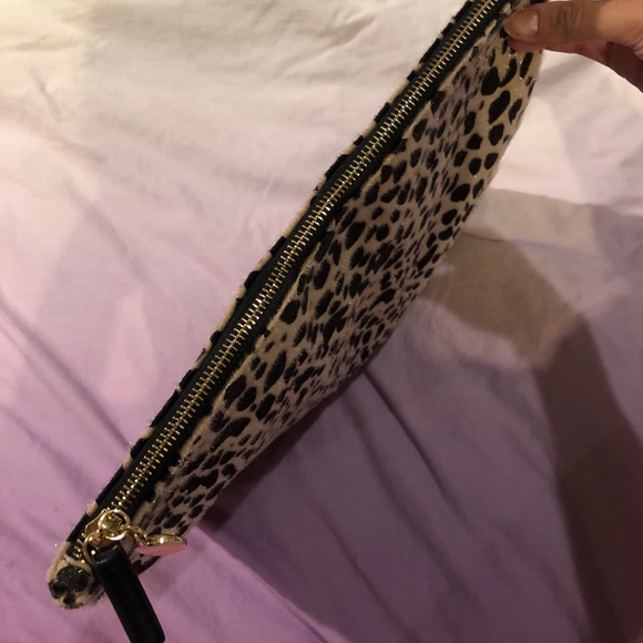 Faux horse hair leopard print laptop case - Picture 2 of 4